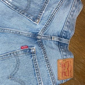 LEVI’S women’s VINTAGE straight blue jeans!
